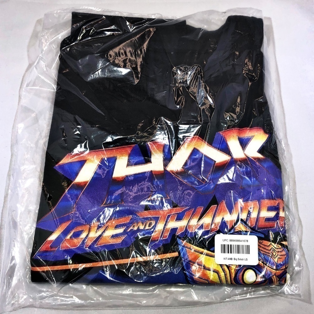Marvel Collector's Corp's Thor Love and Thunder T-shirt Size L